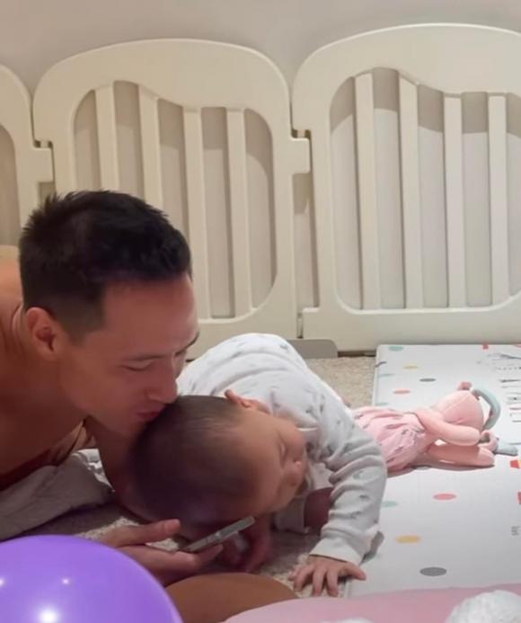 nữ ca sĩ hồ ngọc hà,ca sĩ Hồ Ngọc Hà,diễn viên Kim Lý, sao Việt, cặp song sinh của Hà Hồ