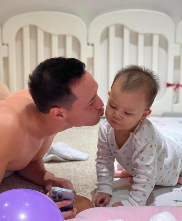nữ ca sĩ hồ ngọc hà,ca sĩ Hồ Ngọc Hà,diễn viên Kim Lý, sao Việt, cặp song sinh của Hà Hồ