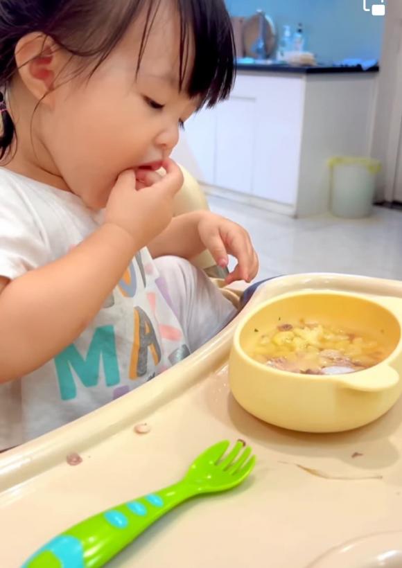 đông nhi, sao việt, con gái đông nhi, winnie 
