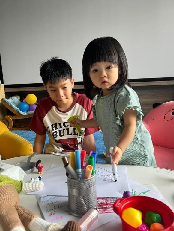 doanh nhân cường đô la,nữ ca sĩ đàm thu trang,con của Cường Đô La,sao Việt