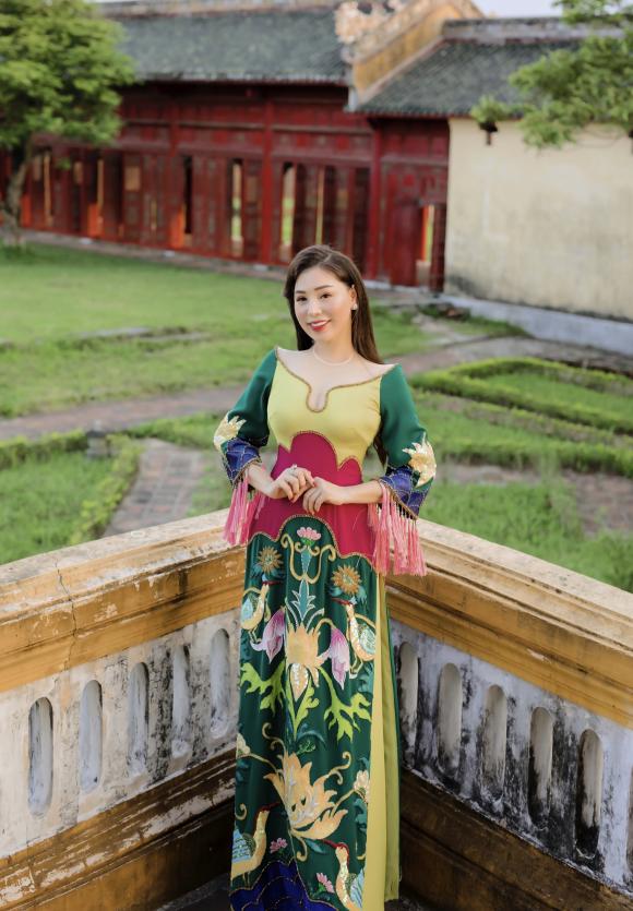 img_3321-ngoisaovn-w700-h1008 0 Á hậu Kathy Hương,Á hậu Áo dài Kathy Hương,Á hậu Áo dài 2019