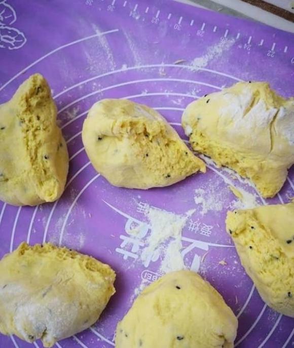 bánh mè đen, bánh ngô, món ngon mỗi ngày