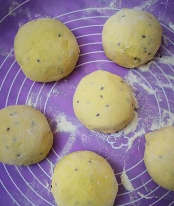 bánh mè đen, bánh ngô, món ngon mỗi ngày