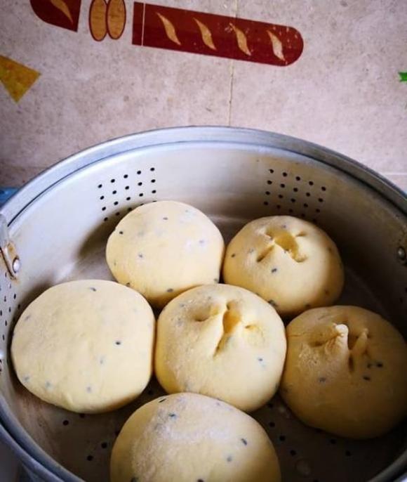 bánh mè đen, bánh ngô, món ngon mỗi ngày