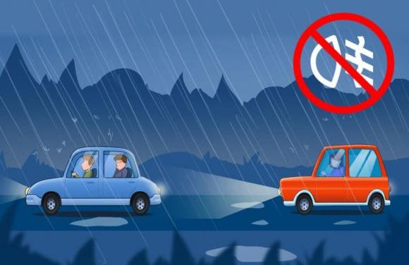 Lái xe trong điều kiện thời tiết xấu, đây là 4 mẹo bạn nên nắm rõ để tránh tai nạn