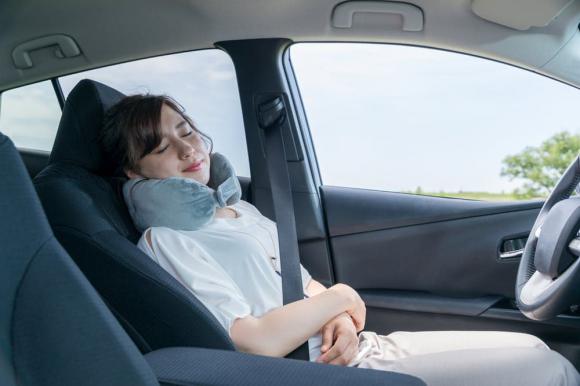 ngủ gật khi lái xe, làm thế nào để tỉnh táo khi lái xe, lái xe vào ban đêm, lái xe đường trường