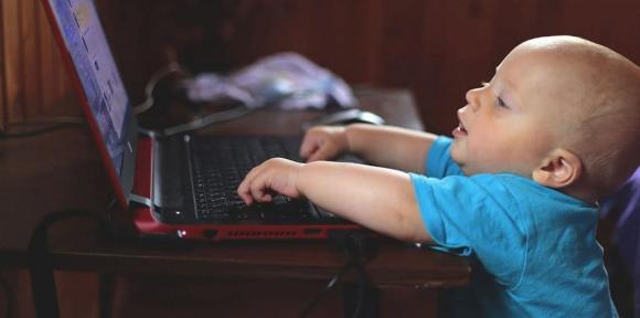 Top 5 máy tính xách tay tốt nhất cho trẻ em 2022