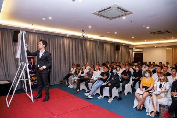 Bi Roen, đào tạo nghề tóc, làm tóc chuyên nghiệp