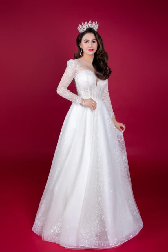 Hoa hậu Lý Kim Ngân, NTK Tommy Nguyễn