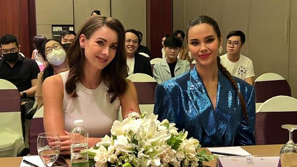Hoa hậu Catriona Gray, hoa hậu Harnaaz Sandhu, sao Việt, Hoa hậu Hoàn vũ Việt nam 2022