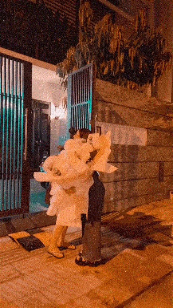 ca sĩ Minh Hằng, sao Việt, ca sĩ Hoàng Thùy Linh