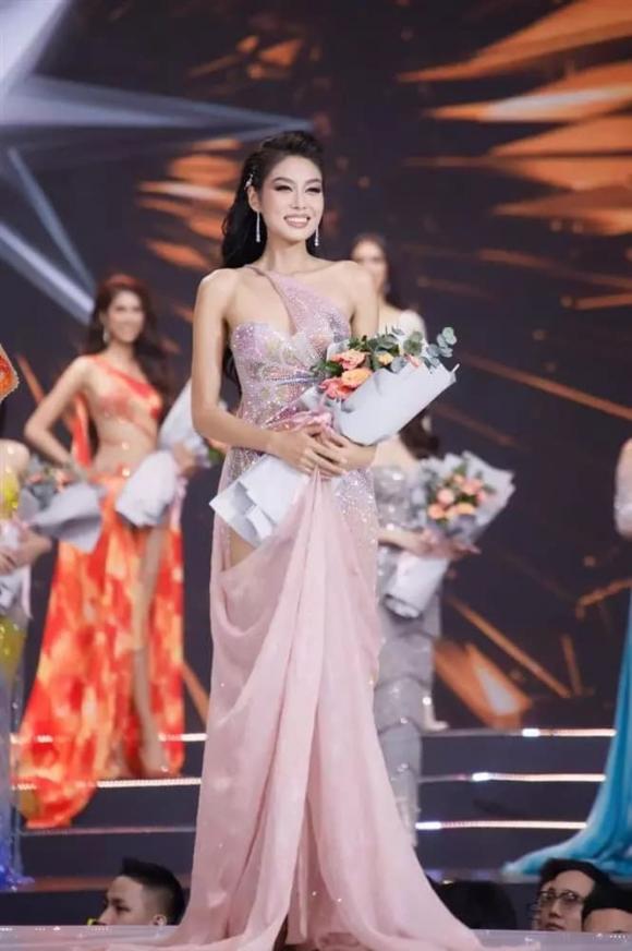 Hoa hậu Hoàn vũ Việt Nam 2022, sao Việt, NTK Nguyễn Minh Tuấn, rich kid Thảo Nhi Lê