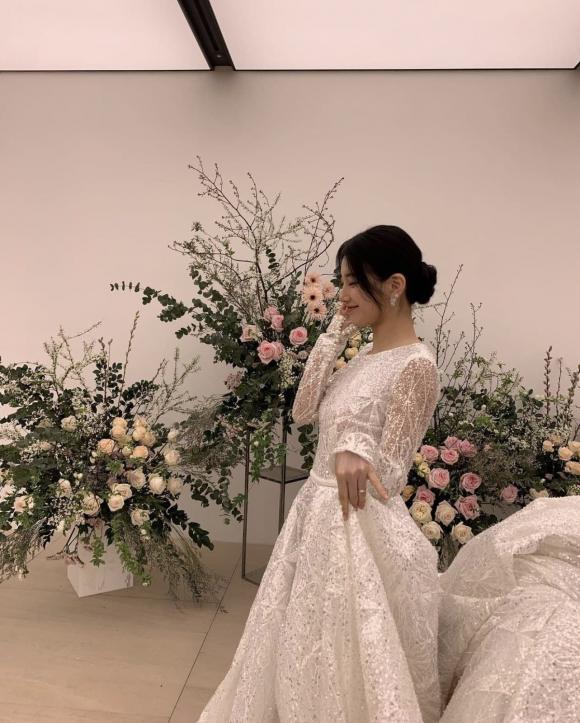 Suzy, Suzy diện váy cưới, Anna, sao Hàn