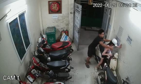 ở bẩn, cô gái ở bẩn, phòng trọ ngập rác