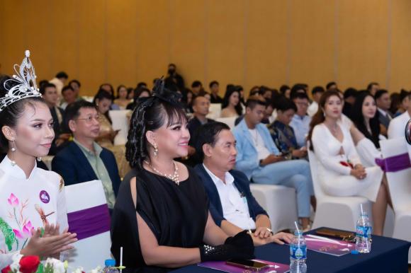 nghe-nhan-kim-hoan-quoc-gia-ho-thanh-huong (1).jpg 0 Nghệ nhân kim hoàn quốc gia Hồ Thanh Hương, Nét đẹp sinh viên 2022, ngọc trai Queen Pearl