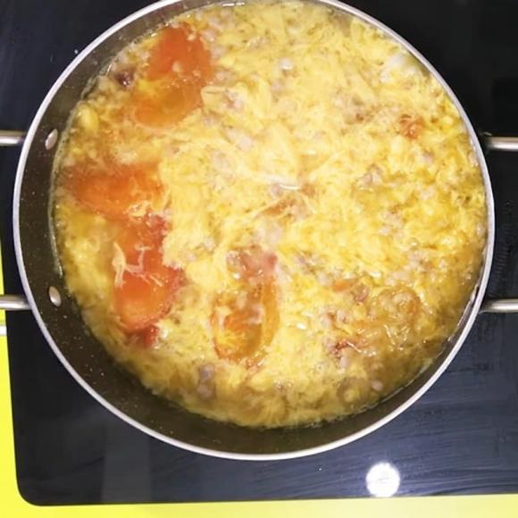 canh trứng cà chua, cách làm canh trứng, món ngon 