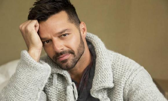 ca sĩ Ricky Martin, sao âu mỹ, bạo lực gia đình