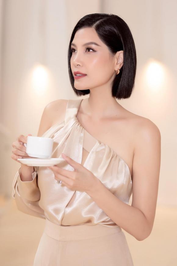 Vũ Cẩm Nhung, siêu mẫu Vũ Cẩm Nhung, Hà Anh 