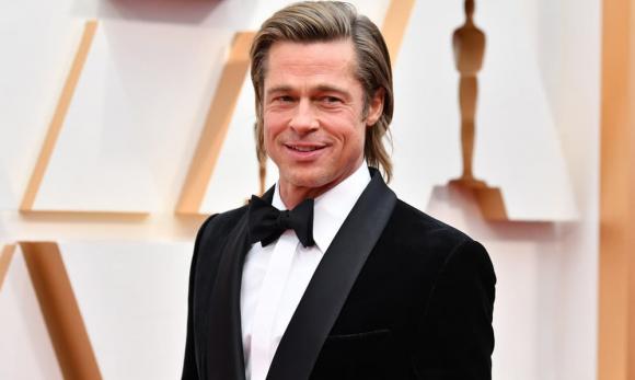 Brad Pitt, Brad Pitt mặc váy, Sao hollywood