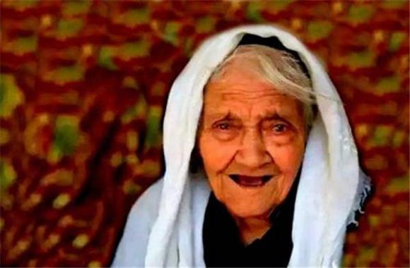 bà lão 135 tuổi ở Tân Cương, người sống thọ, bí quyết sống thọ