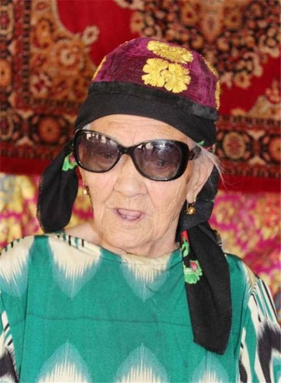 bà lão 135 tuổi ở Tân Cương, người sống thọ, bí quyết sống thọ