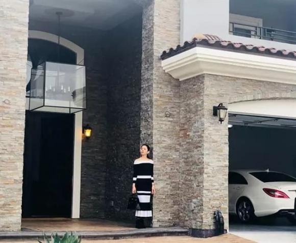 ca sĩ Lệ Quyên, sao Việt