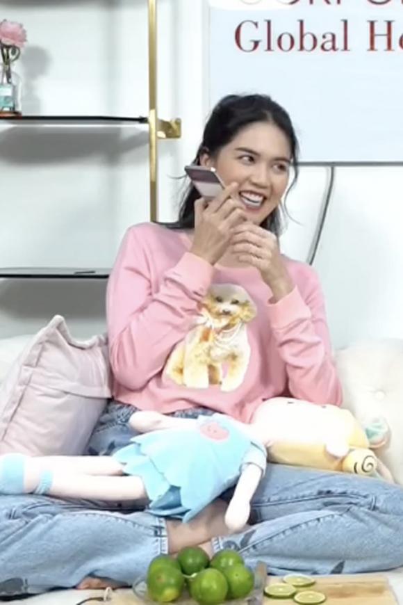 Nữ hoàng nội y ngọc trinh,nữ hoàng nội y Ngọc Trinh gợi cảm,ông trùm chân dài vũ khắc tiệp,sao Việt