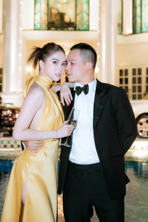 Nữ hoàng nội y ngọc trinh,nữ hoàng nội y Ngọc Trinh gợi cảm,ông trùm chân dài vũ khắc tiệp,sao Việt
