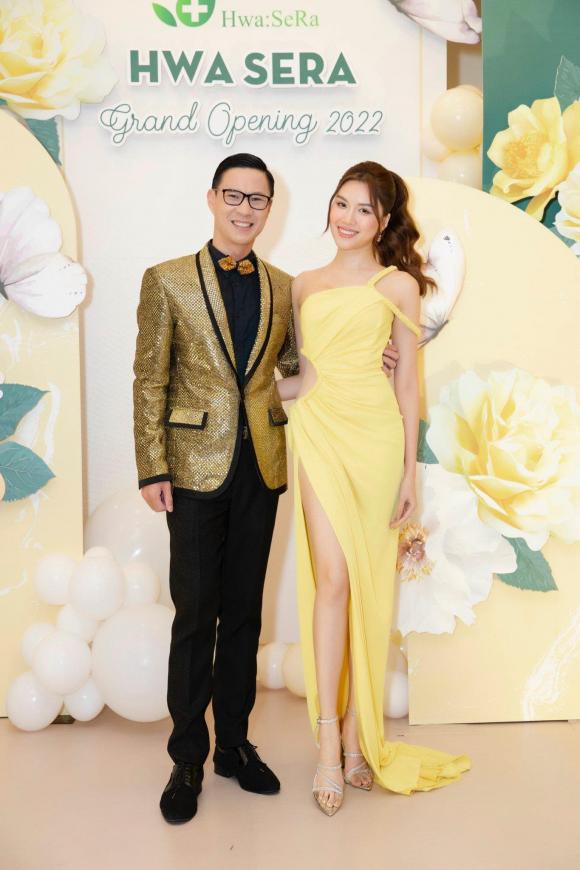 293065635_440123411101135_7402943969090158857_n-ngoisaovn-w1365-h2048 1 Vân Hugo, Vy Oanh, Trịnh Kim Chi, sao Việt