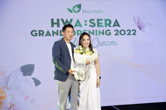 293092114_1051709708782962_3952791411005776752_n-ngoisaovn-w2048-h1364 7 Vân Hugo, Vy Oanh, Trịnh Kim Chi, sao Việt