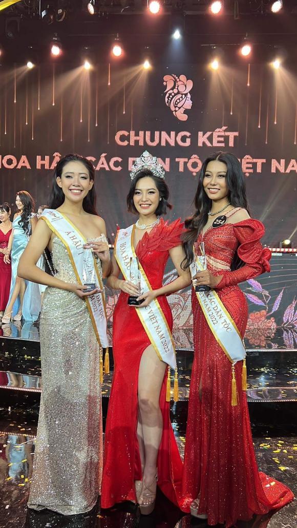 Nông Thúy Hằng - Hoa hậu các dân tộc Việt Nam 2022: Thành tích học tập ấn tượng, nhan sắc lẫn body đều đỉnh