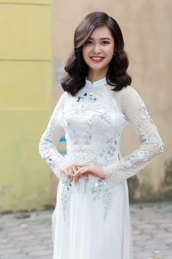 Nông Thúy Hằng - Hoa hậu các dân tộc Việt Nam 2022: Thành tích học tập ấn tượng, nhan sắc lẫn body đều đỉnh
