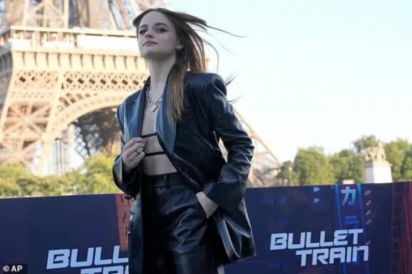 Joey King, bộ phim Bullet Train, Paris, ăn mặc phản cảm, sao Hollywood