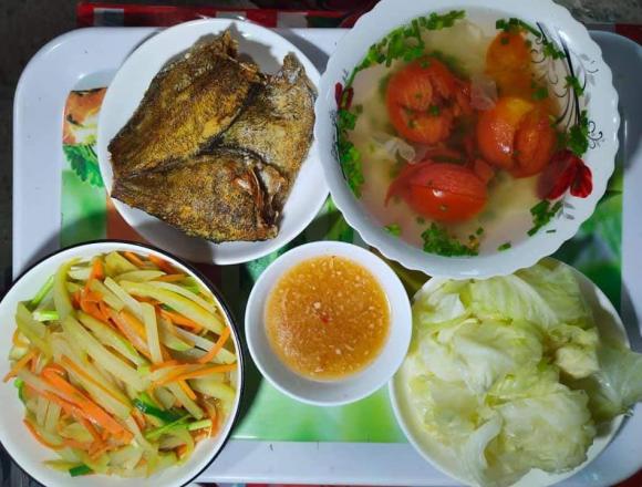 mâm cơm, mâm cơm có cá, mâm cơm nhà 