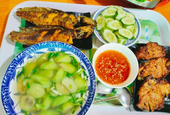 mâm cơm, mâm cơm có cá, mâm cơm nhà 