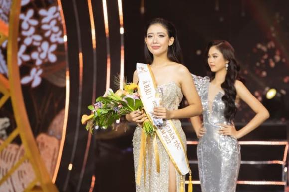 Hoa hậu các Dân tộc Việt Nam, sao Việt, hoa hậu Nông Thúy Hằng, sao Việt