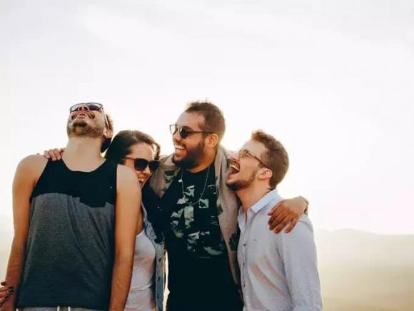 hài lòng người khác, dấu hiếu cố gắng làm hài lòng người khác, làm hài lòng người khác
