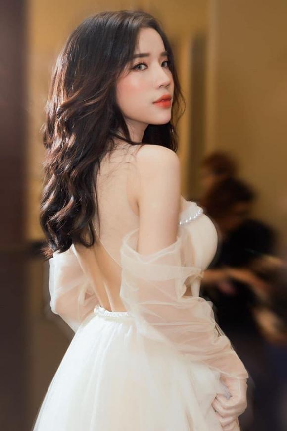lyly, sao việt, ca sĩ lyly 