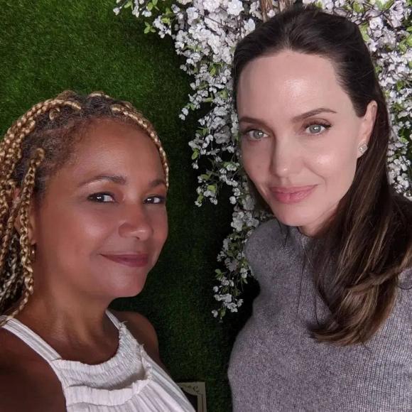 angelina jolie, nhan sắc, trang phục, sao hollywood 