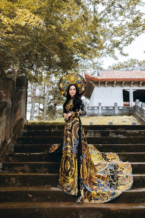 hoa-hau-ly-kim-ngan-38 (1).jpg 1 Hoa hậu Lý Kim Ngân, NTK Tommy Nguyễn