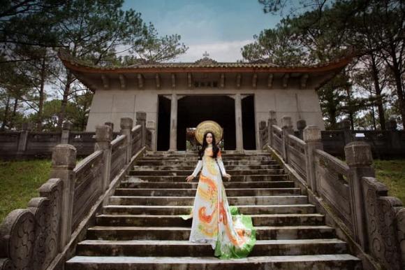 hoa-hau-ly-kim-ngan-38 (1).jpg 3 Hoa hậu Lý Kim Ngân, NTK Tommy Nguyễn