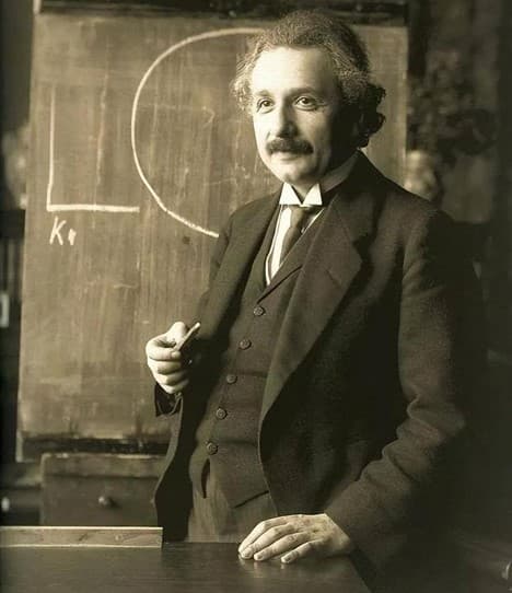einstein, nhà khoa học einstein, khoa học kỳ thú, lý do einstein chỉ chụp ảnh nửa thân trên, giai thoại các nhà khoa học