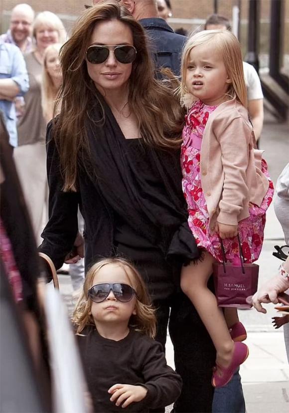 Brad Pitt,  Angelina Jolie, Knox và Vivienne, sao Hollywood