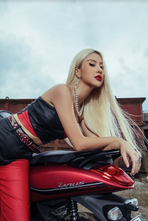 Quỳnh Anh Shyn, stylist Nam Phùng, giới trẻ