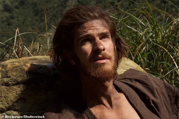 Andrew Garfield, Andrew Garfield hành hạ mình, Andrew Garfield bỏ đói, kiêng tình dục để đóng tròn vai diễn linh mục, sao Hollywood