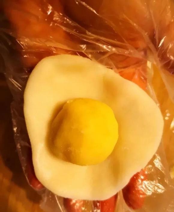 bánh trung thu, cách làm bánh trung thu, làm bánh, banh trung thu nhân tuyết kem