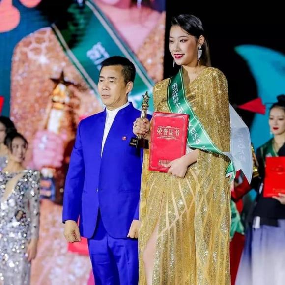 Hoa hậu Thế giới Trung Quốc, Nguyễn Nguyệt, tước vương miện