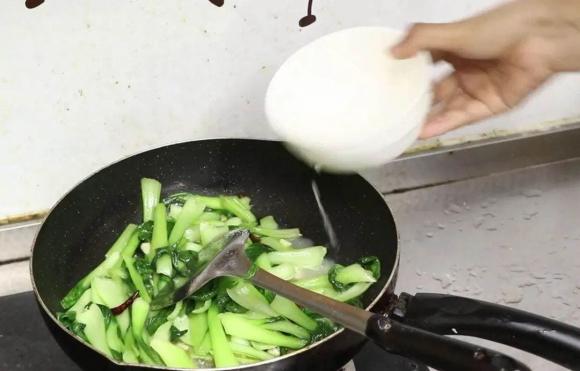 xào rau, dạy nấu ăn, xào rau xanh