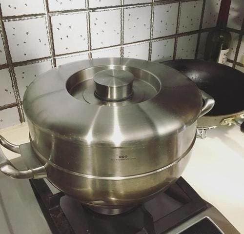 nhà bếp, vật dụng trong bếp, hạn sử dụng, thớt, bàn chải đánh răng, nồi inox