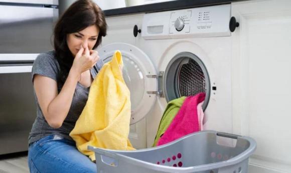 khăn ẩm, khăn bị ẩm, làm sao khăn hết ẩm 